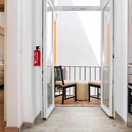 Apartman Lightoasis 4 *